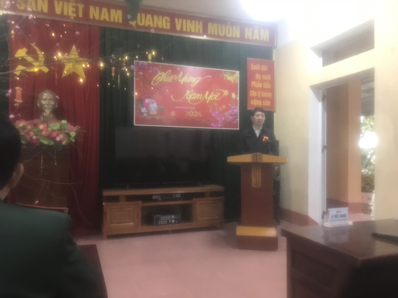 Phó Chủ tịch UBND tỉnh Lê Đức Giang thăm cán bộ chiến sỹ đảo nẹ và Nhân dân huyện Hậu Lộc